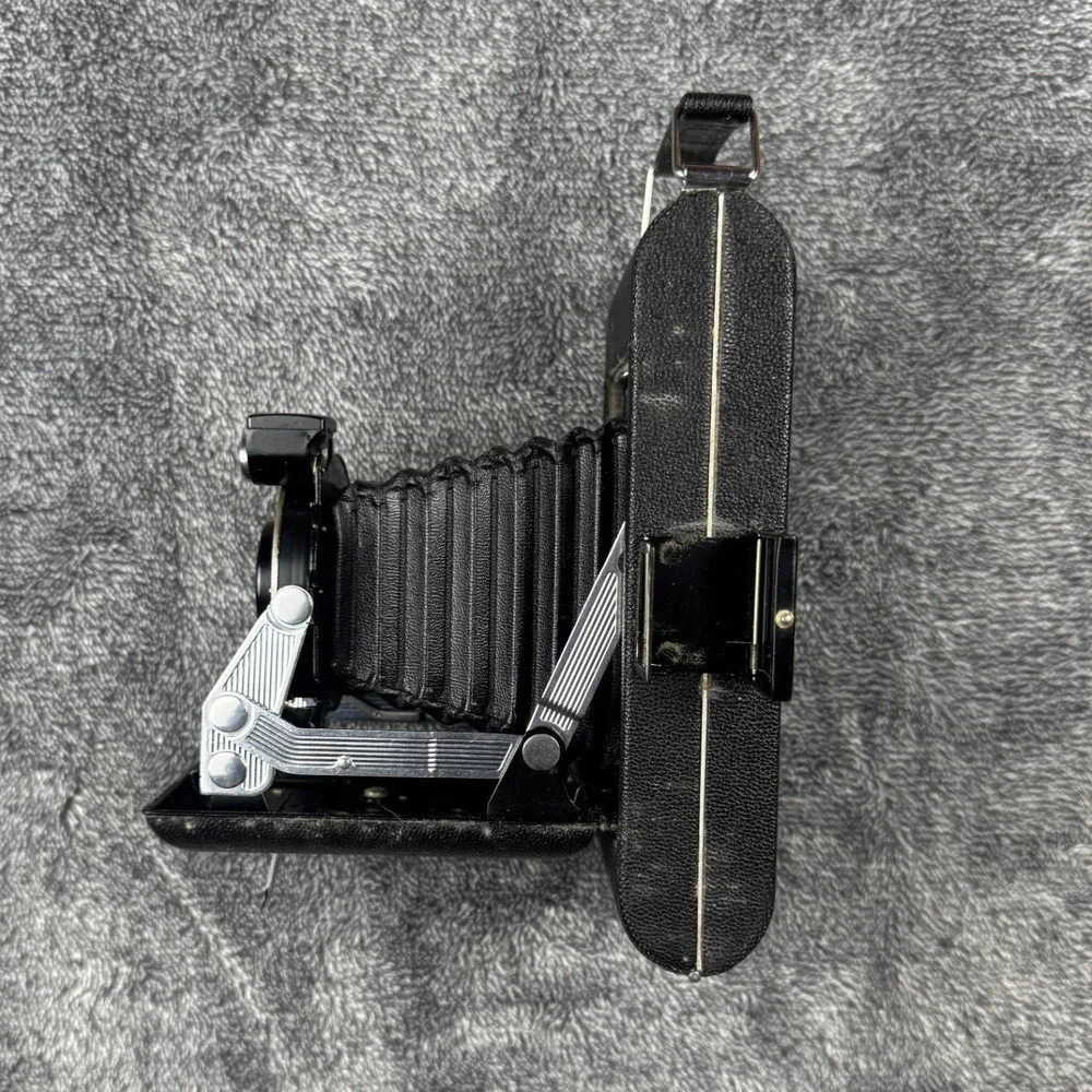 Vintage Kodak Vigilant Junior Six-20 Folding Camera 620 Film Art Deco